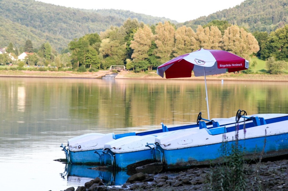 Segeln und Tretboot fahren auf dem Happurger Stausee